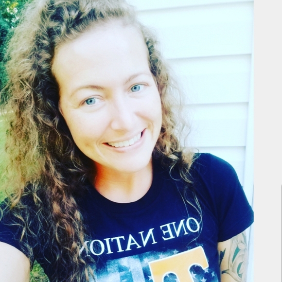 Meet your Posher, Donna - Picture 2 of 3